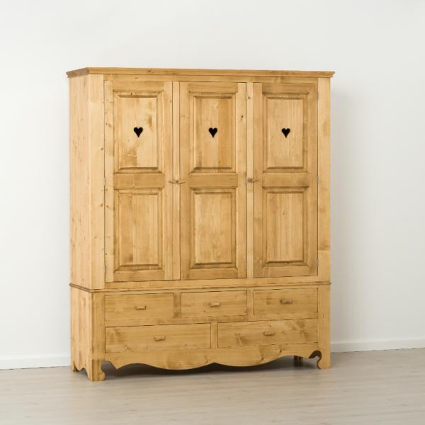 Armoire en pin massif 3 portes 5 tiroirs